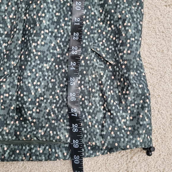 Helly Hansen Light Waterproof Jacket with Geometric Pattern Size S Like New - Picture 11 of 16